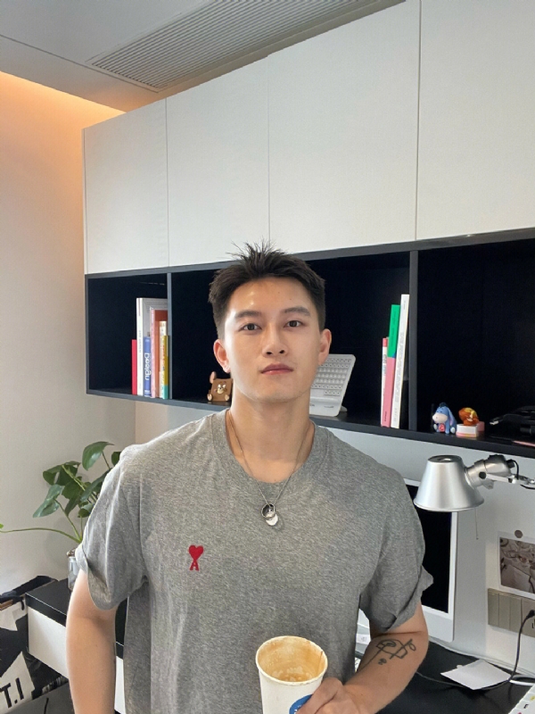 月光之下的第二张照片--北京闪婚服务中心