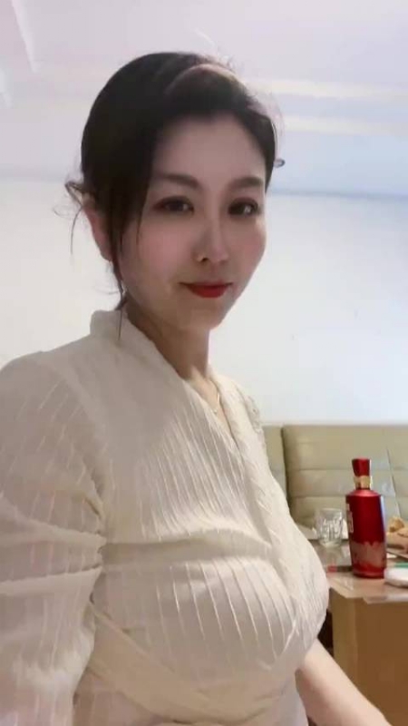 钕钕的第一张照片--北京闪婚服务中心